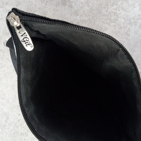 🚜🍒 Cow Print Triple Zip Crossbody Bag - Picture 4 of 5